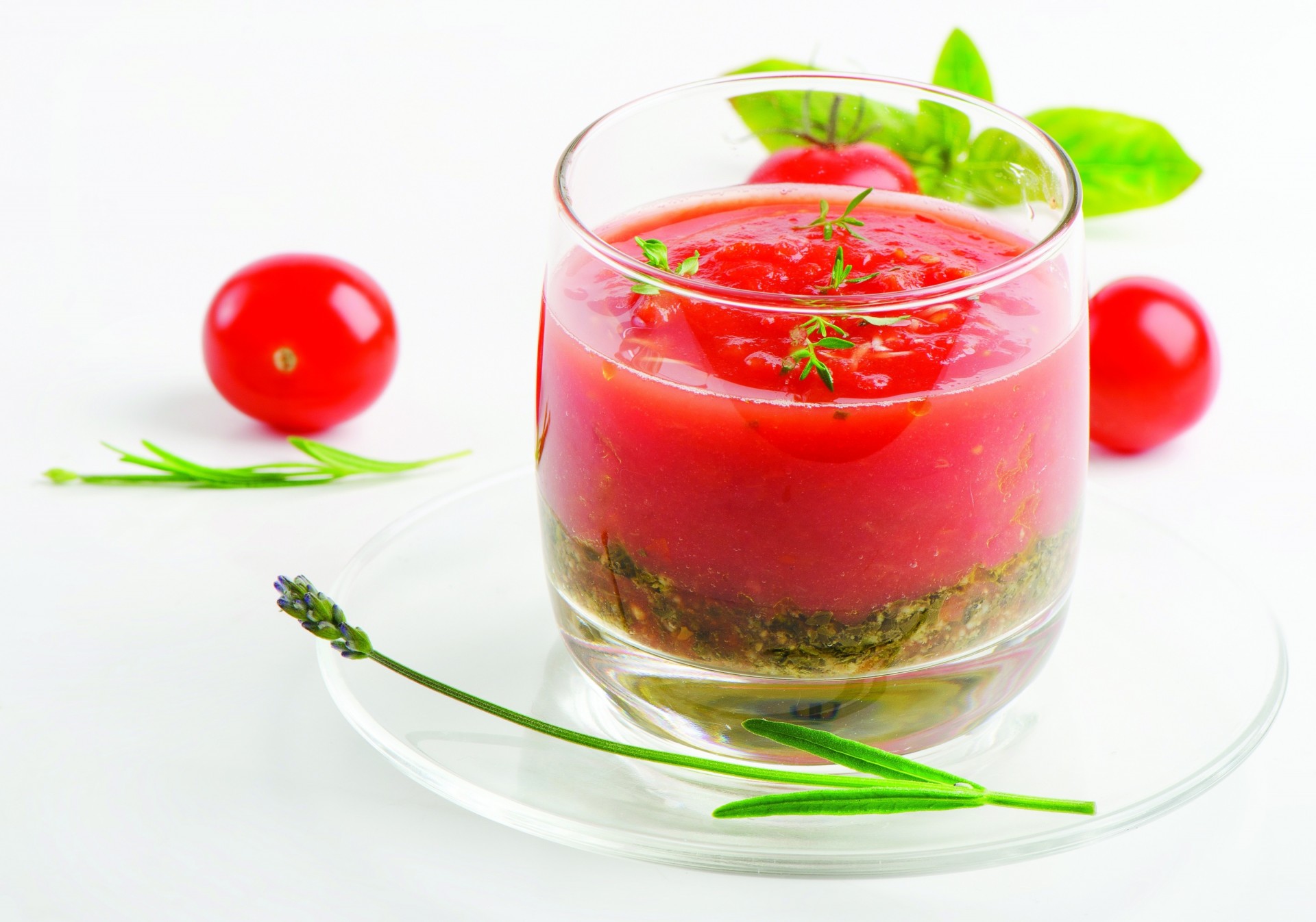 aucer green salad glass tomato juice