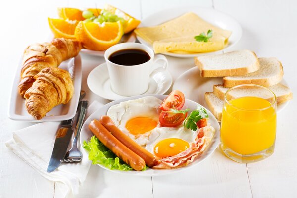 Desayuno comida festiva para los huéspedes