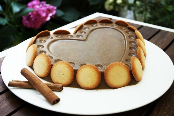 Pastel de cumpleaños. Postre de chocolate para el té