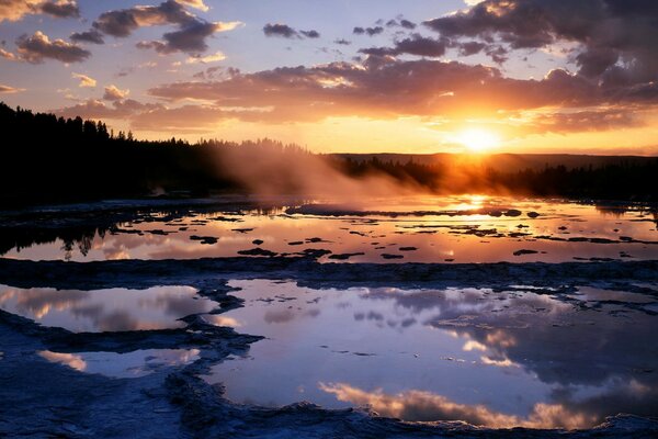 Marais au coucher du soleil