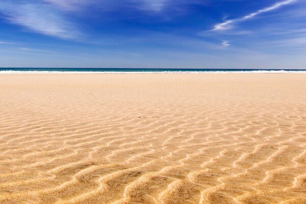 Mer de sable dans le désert chaud