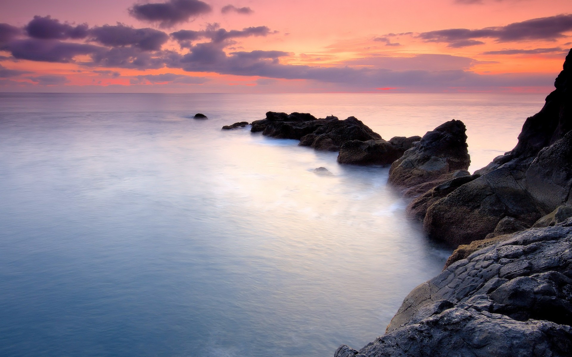 océan roches ciel eau coucher de soleil