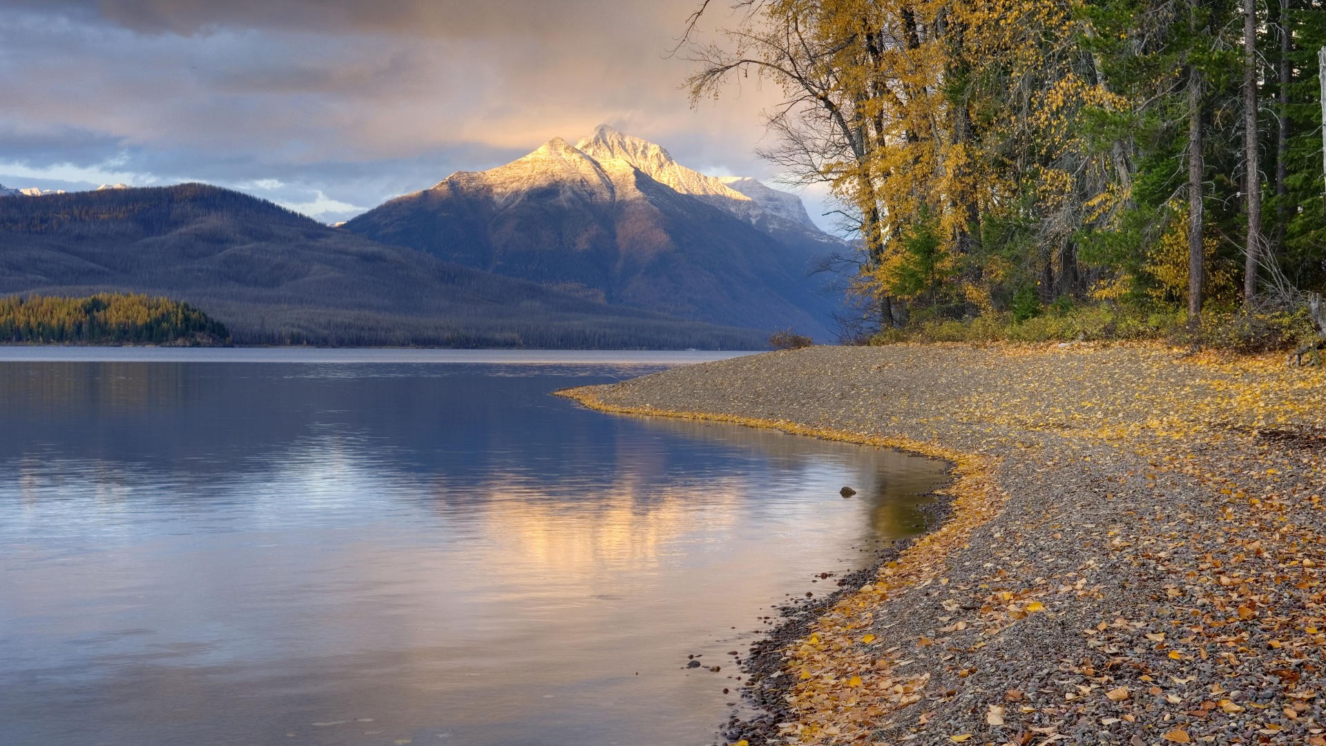 montagne acqua foresta autunno