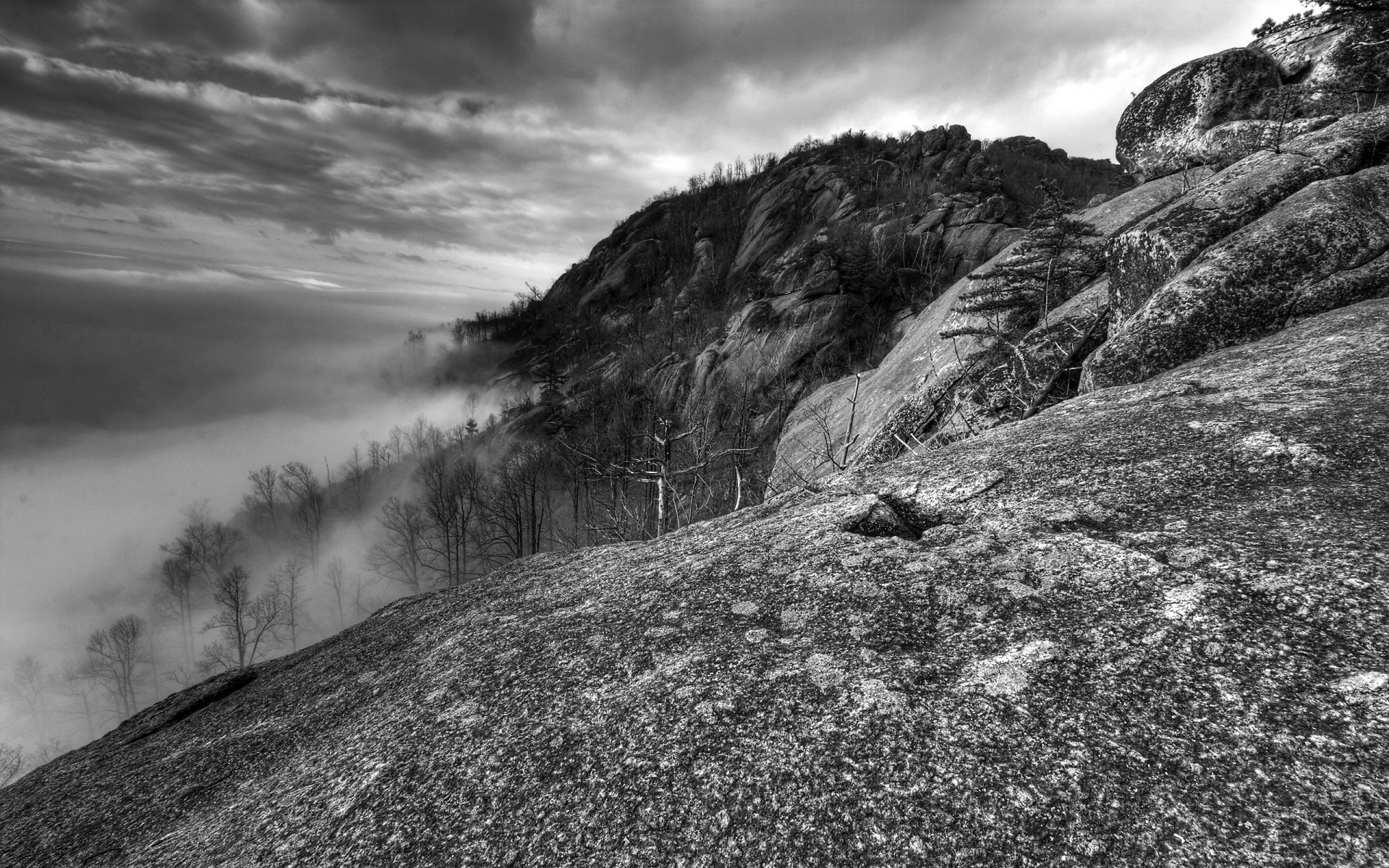 vieux chiffon nuages montagnes brouillard virginie noir et blanc