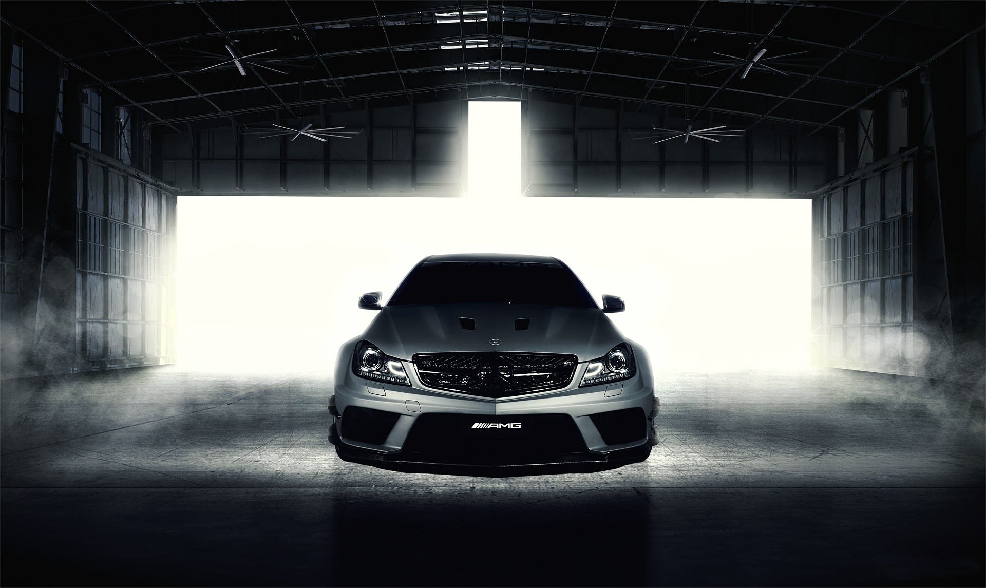 mercedes-benz c-klasse c63 amg black series argento anteriore fernandez world photography mercedes benz argento hangar