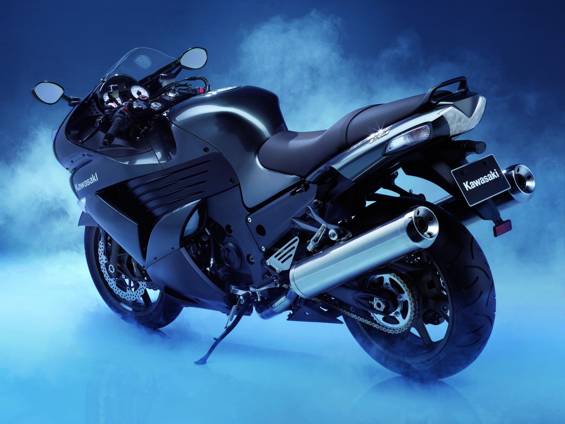 kawasaki zzr 1400 motocicleta humo