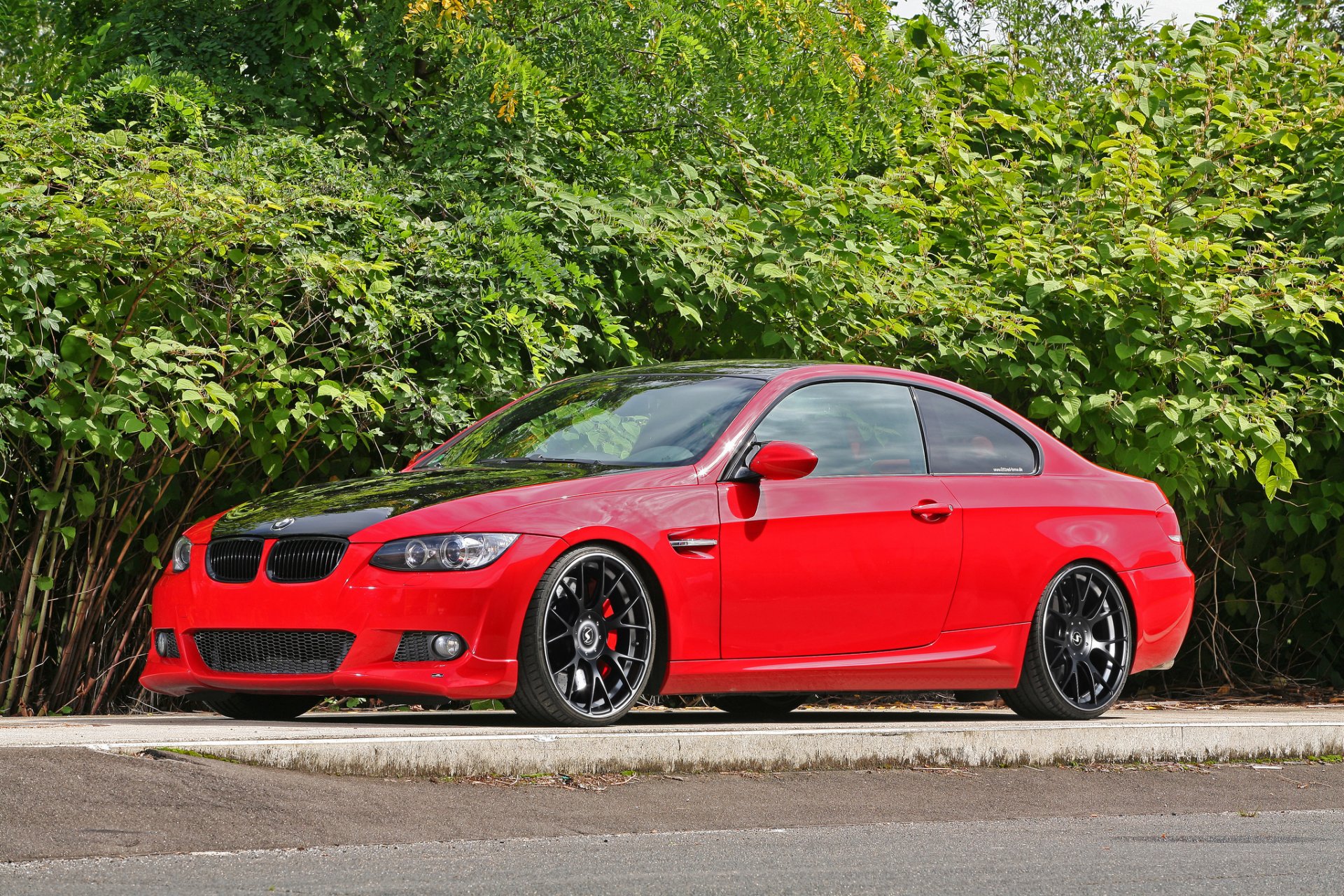 bmw m3 e92 rouge bmw rouge coupé tuning jantes noires