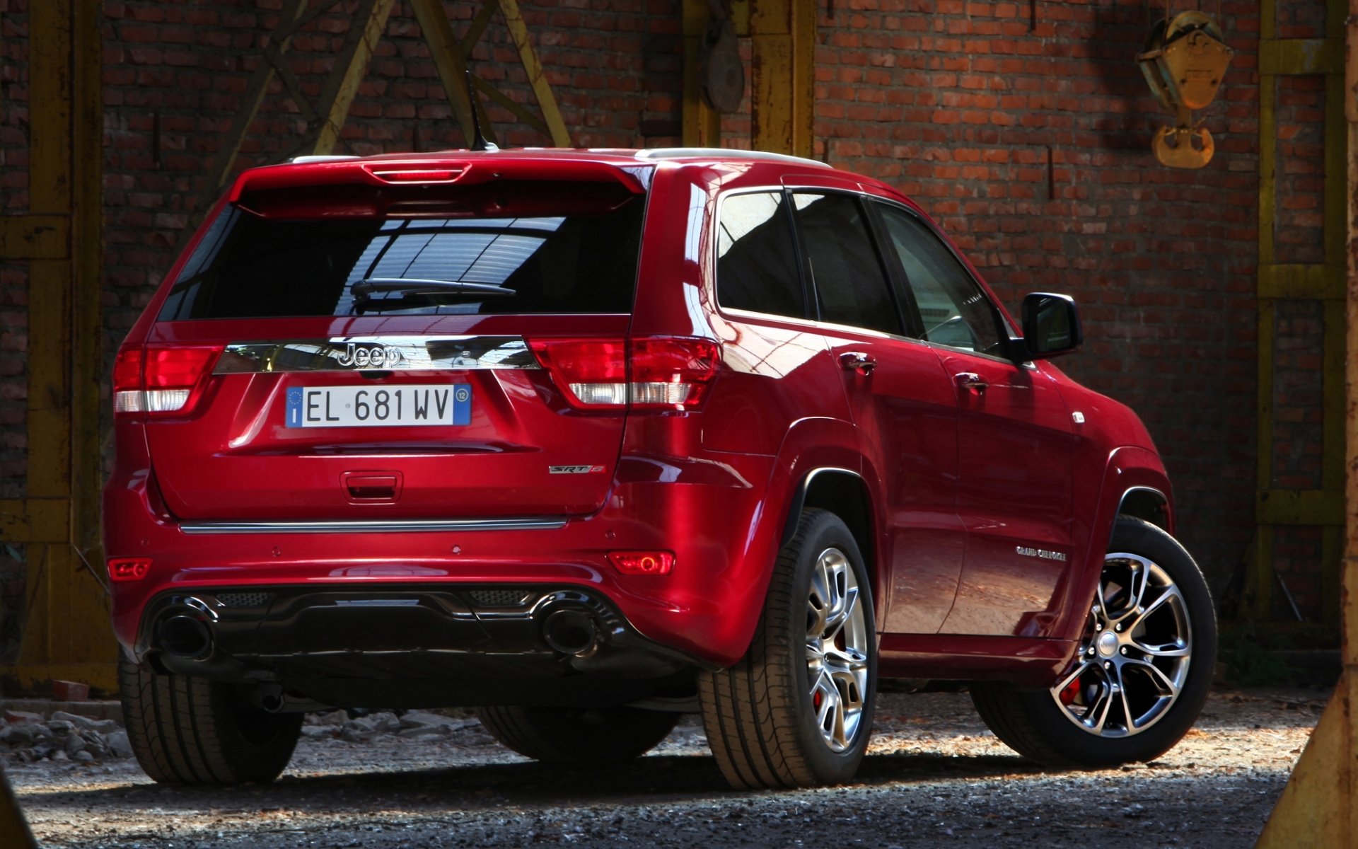 jeep grand cherokee srt8 grand cherokee srt8 rojo vista trasera