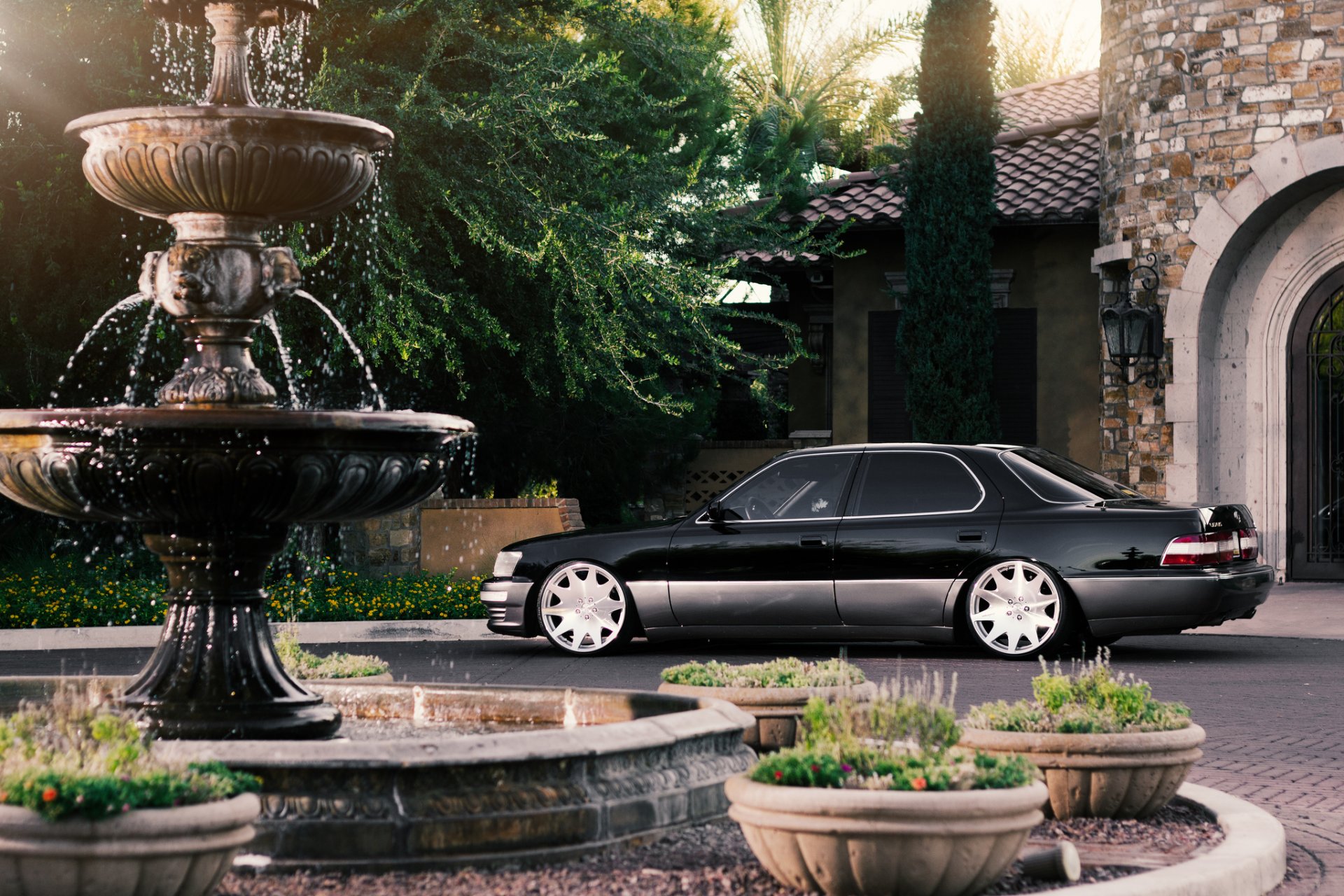 lexus ls nero posteriore fontana palazzo