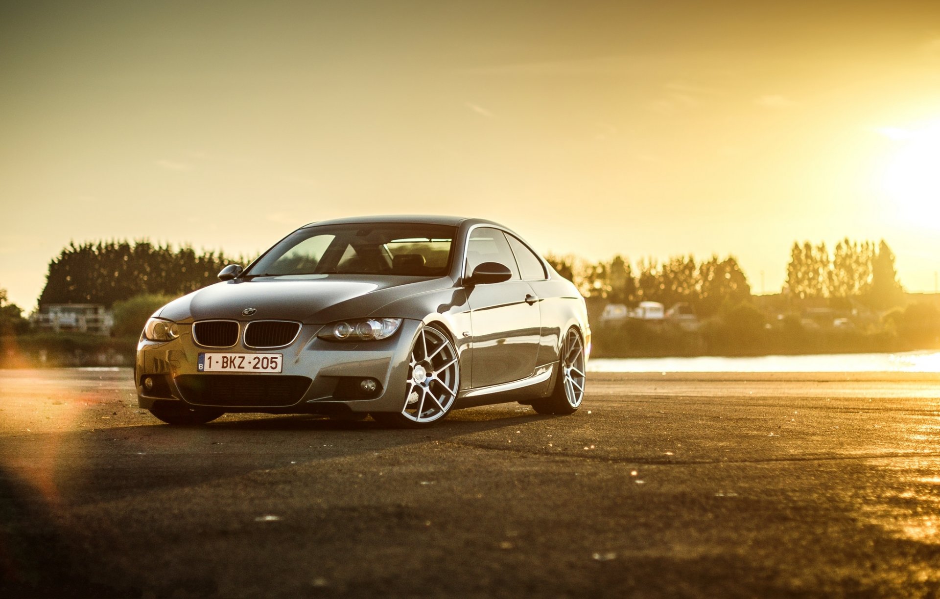 bmw 330d e92 szary bmw coupe zachód słońca