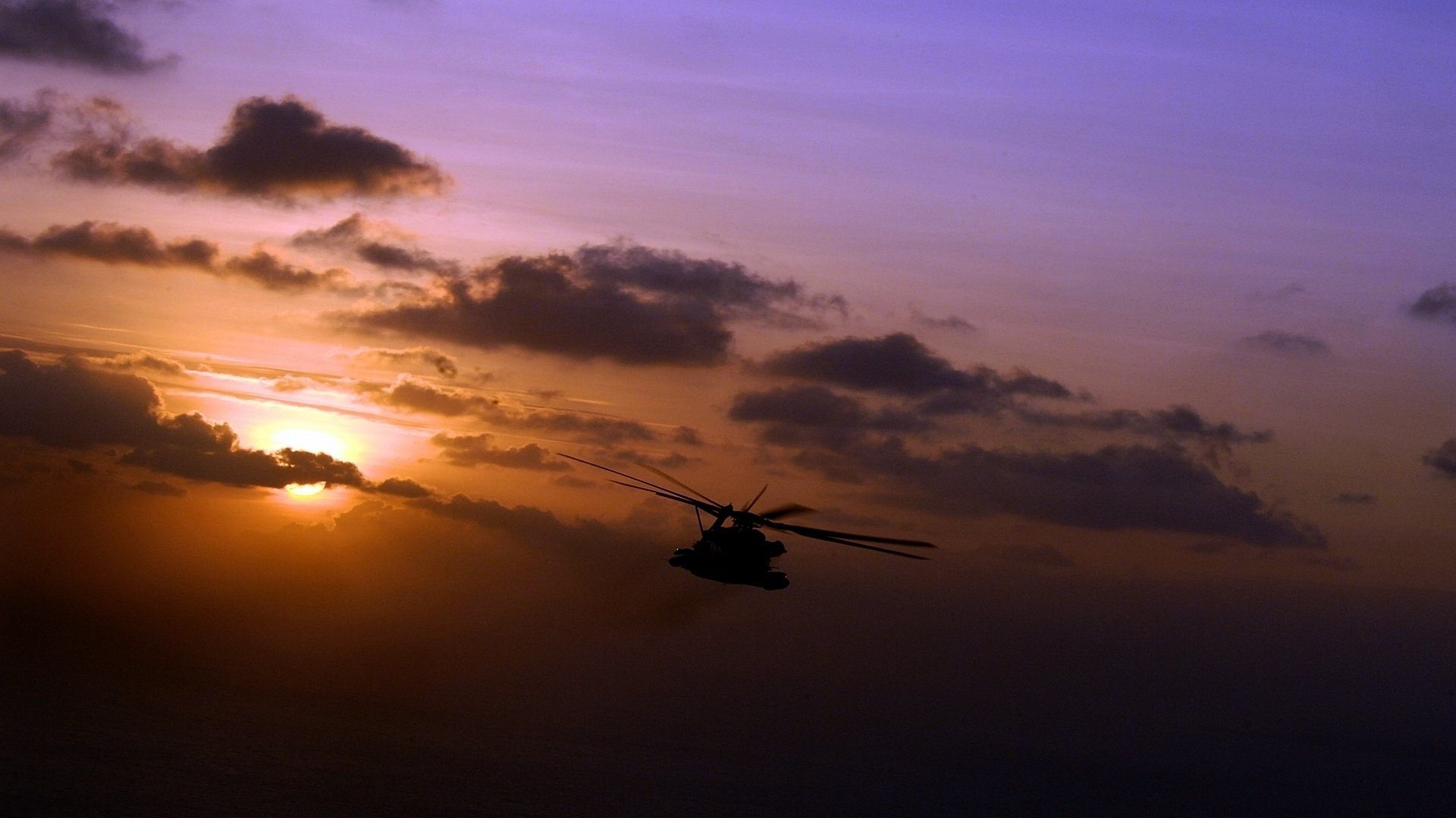 coucher du soleil joliment spinner ciel