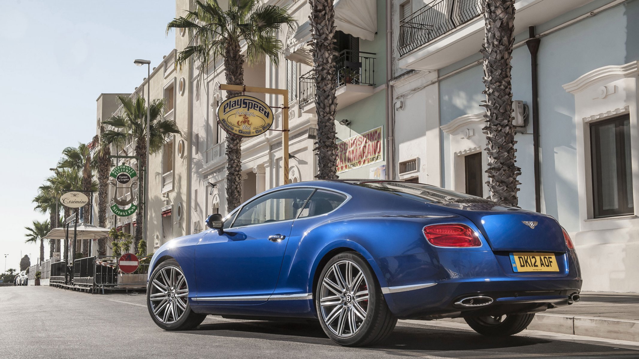 bentley coupé stadt häuser straße