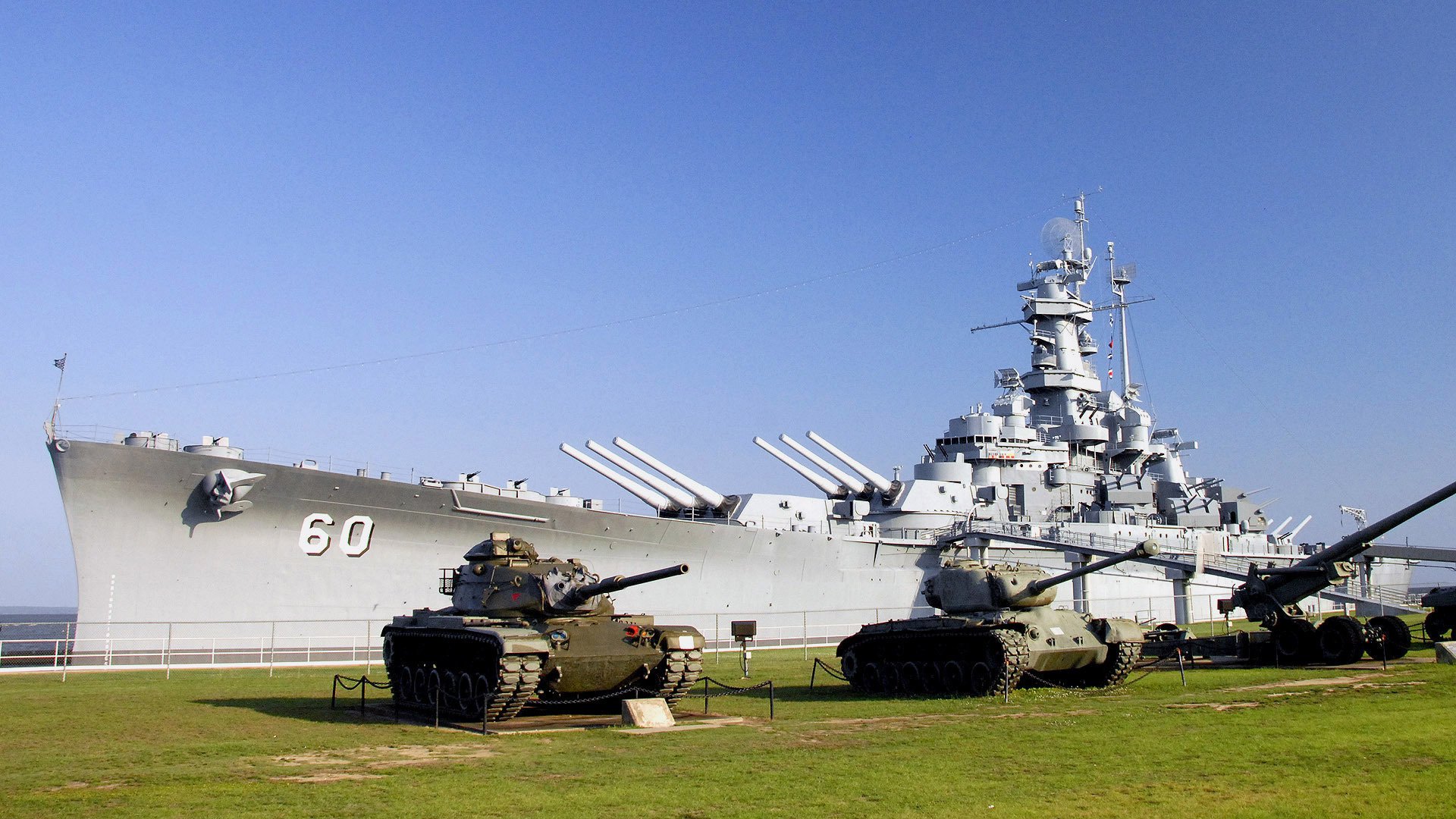 museo césped acorazado uss alabama tanques