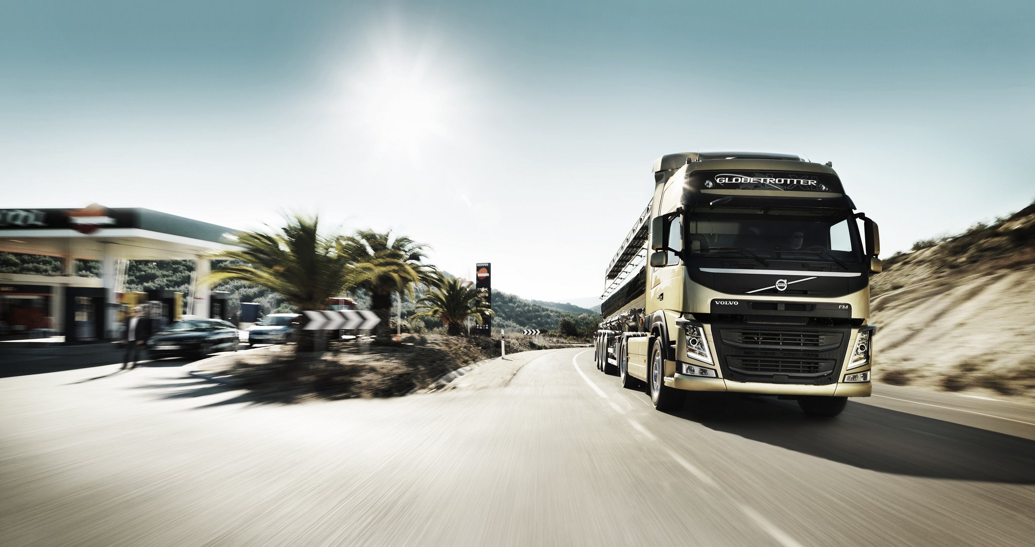 volvo fm camion anteriore trattore rifornimento sole abbagliamento