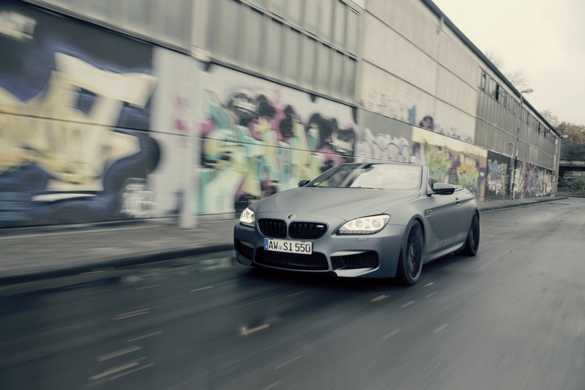 bmw m6 cabrio samochód prędkość samochodu droga graffiti