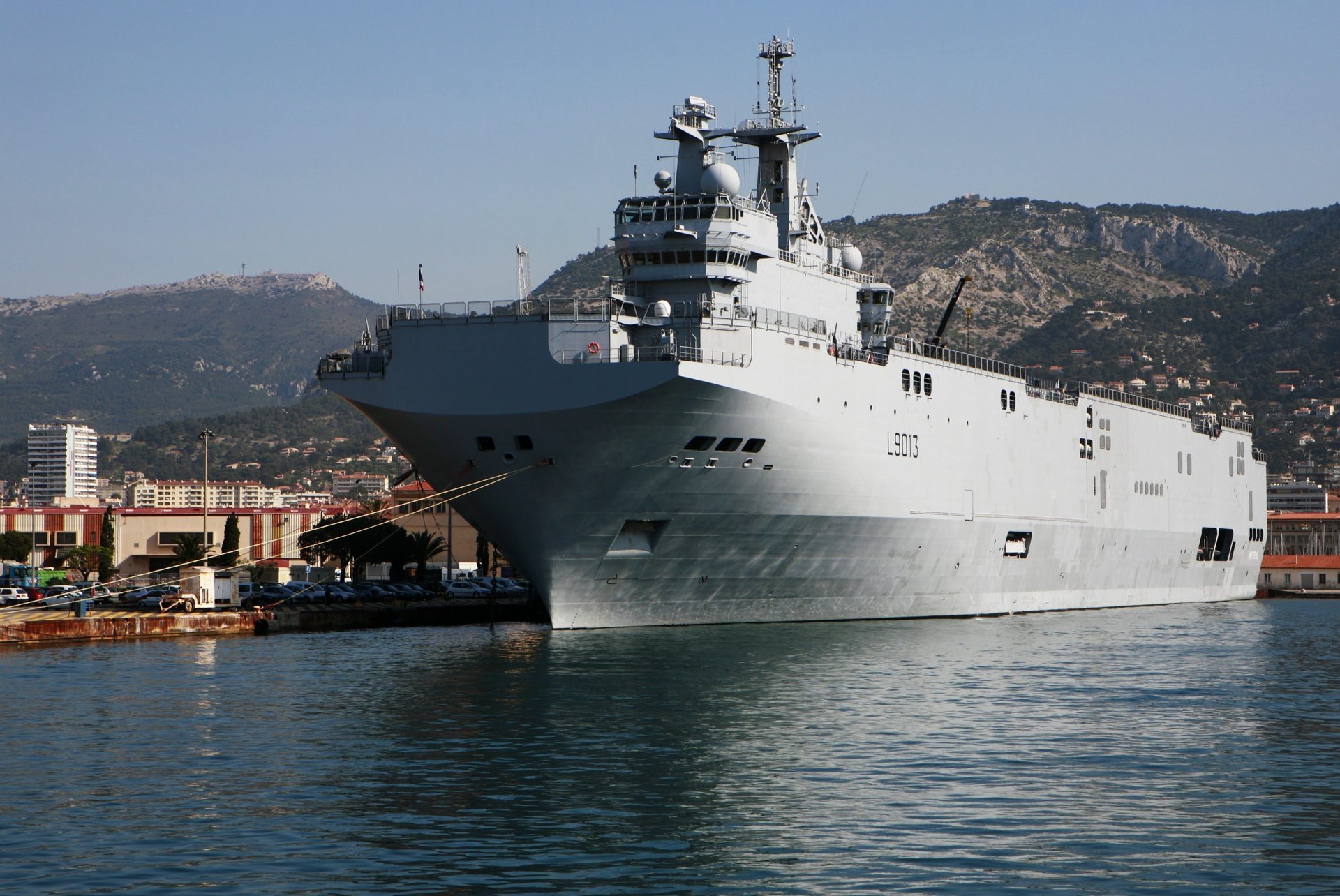 mistral armada francesa portahelicópteros