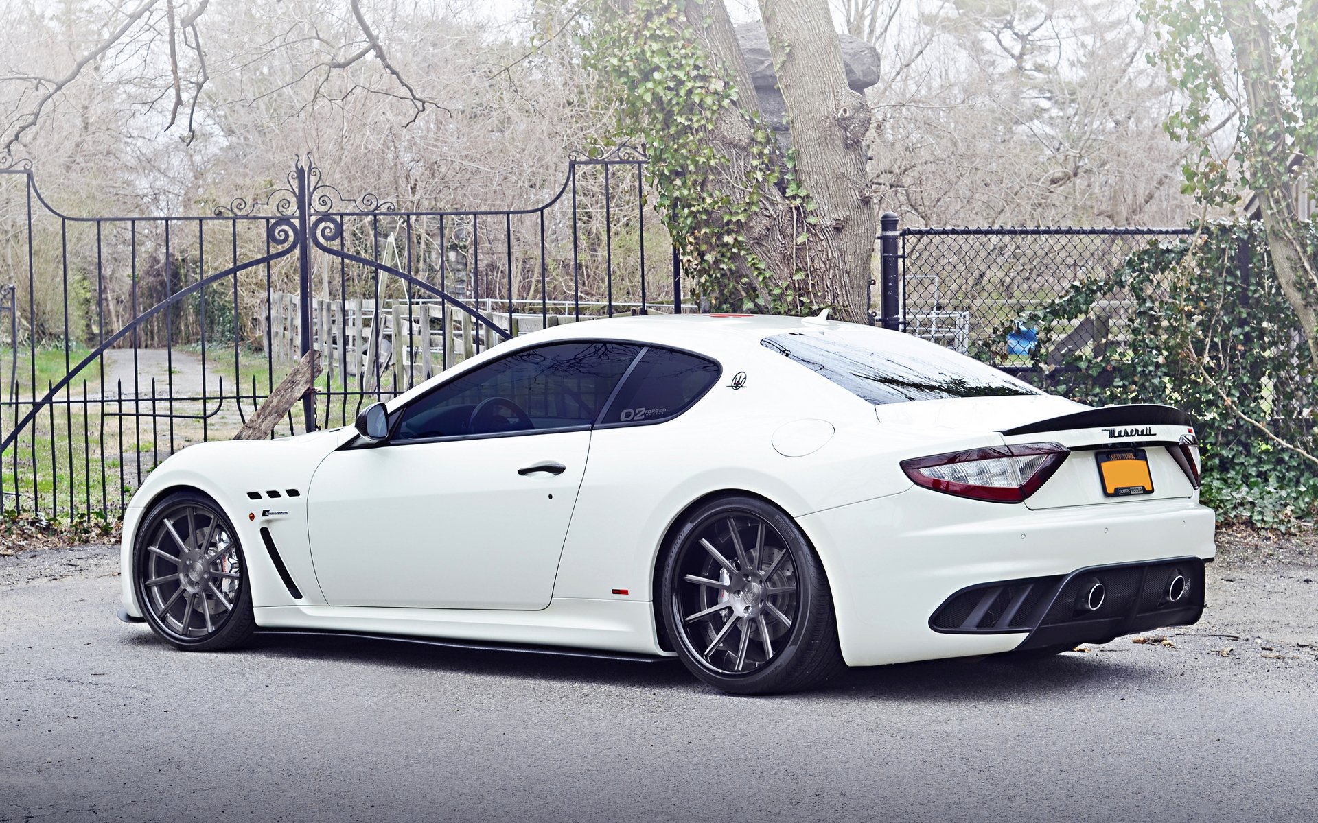 maserati granturismo tuning räder weiß straße