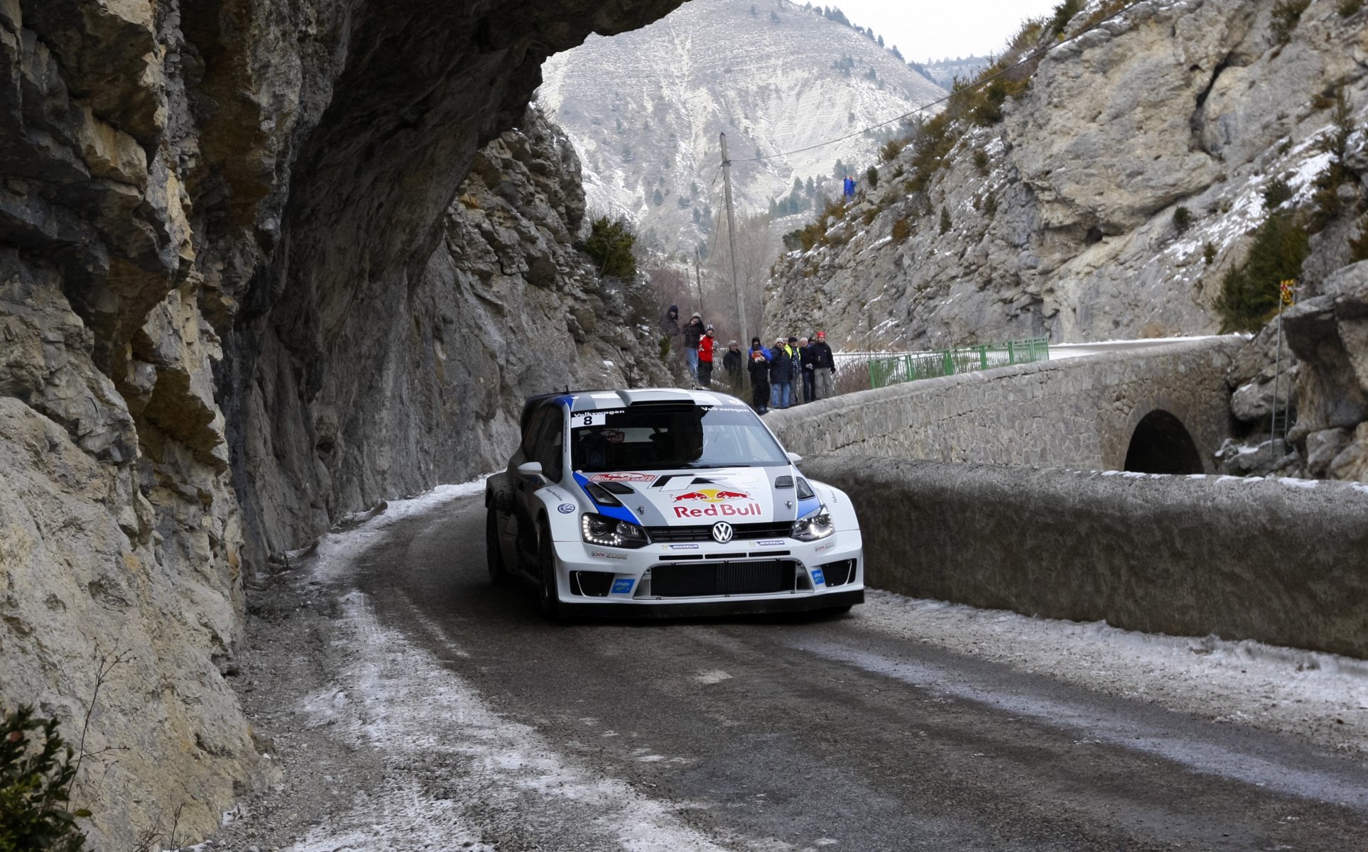 volkswagen polo wrc rally deporte coche rocas montañas frente toro rojo