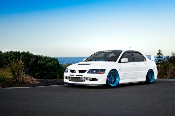 White Mitsubishi, classic on the desktop