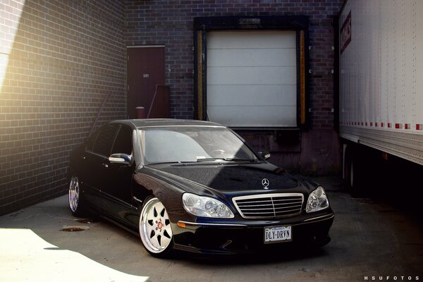 Nero Mercedes-benz w220 S55 amg ristyling