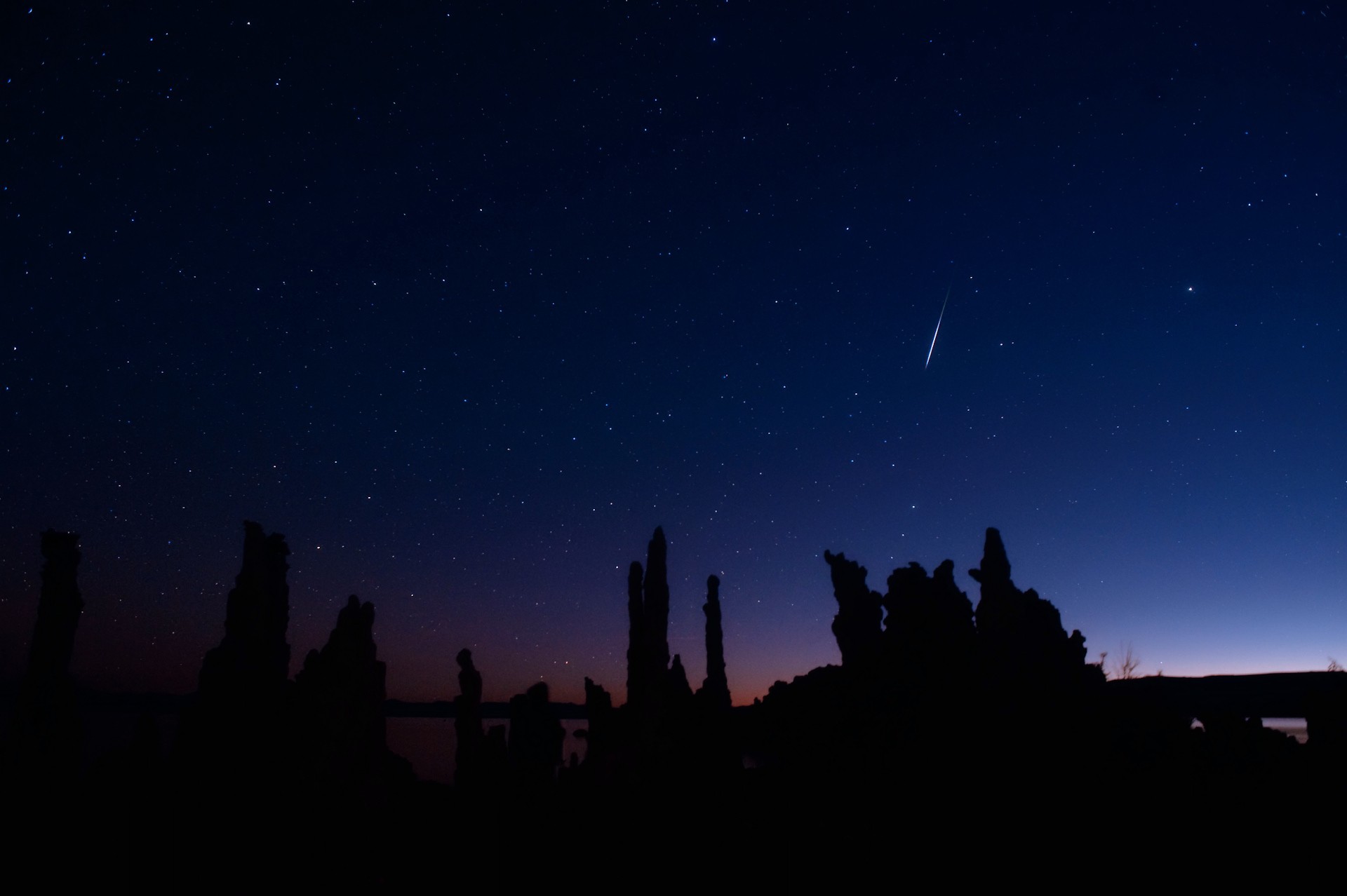 nuit étoiles météore