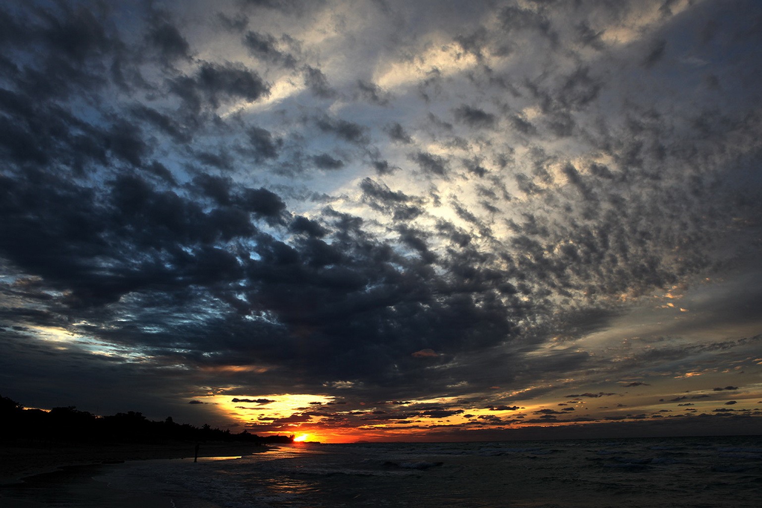 puesta de sol varadero tarde nubes