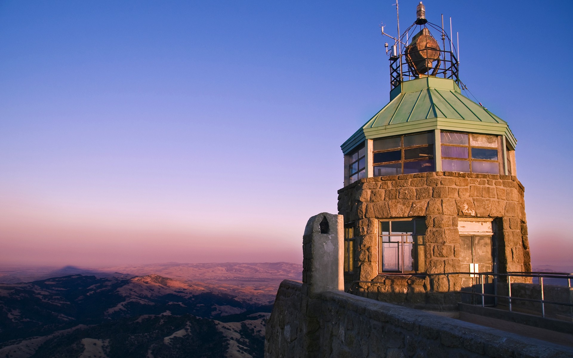 tour projecteur collines