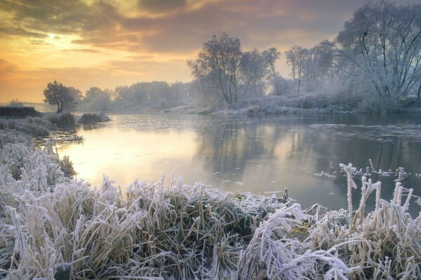 Wintersee im Frost