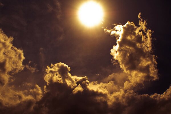 Soleil dans les beaux nuages