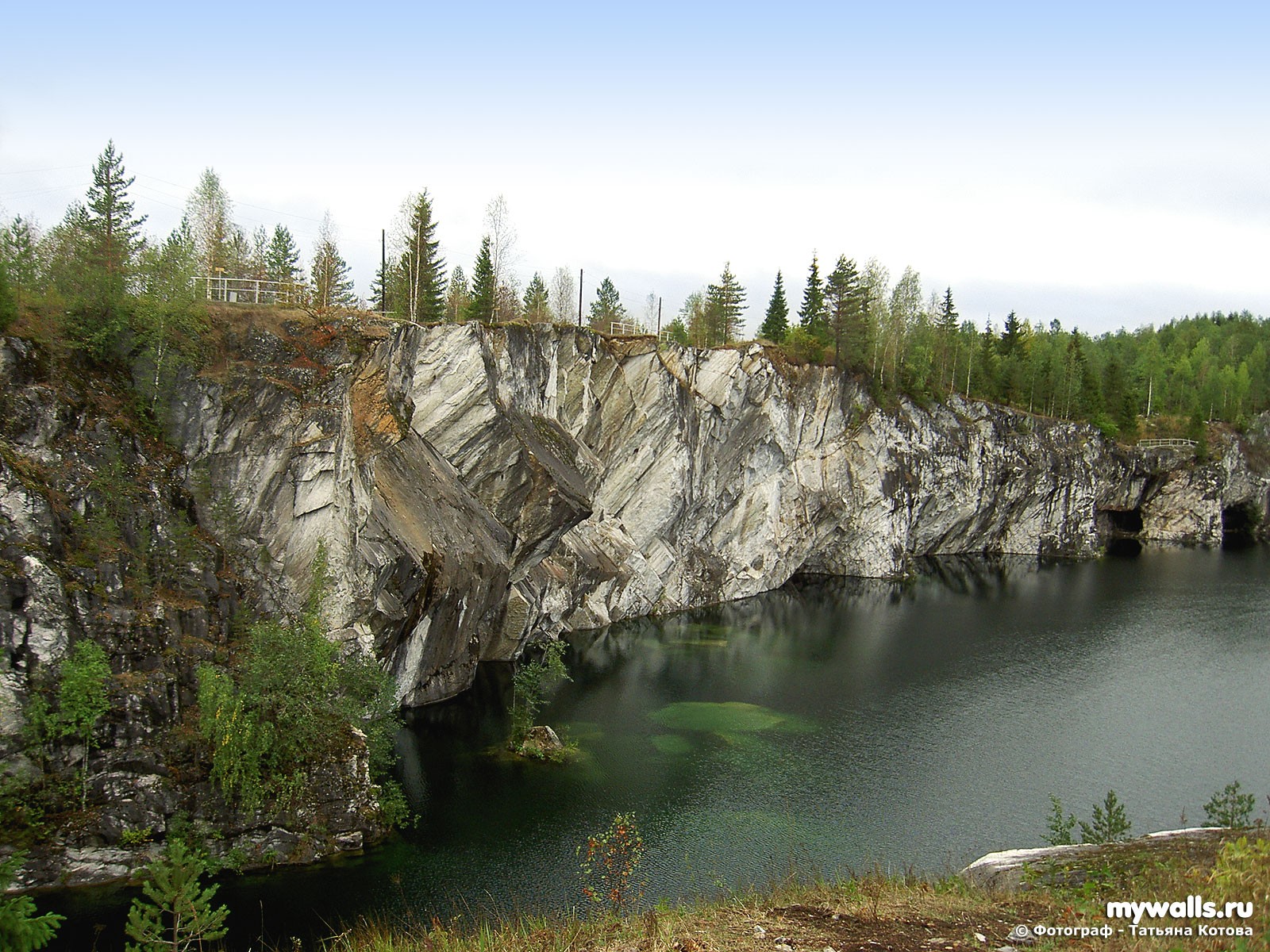 ruskeala-marble canyon karelia woda