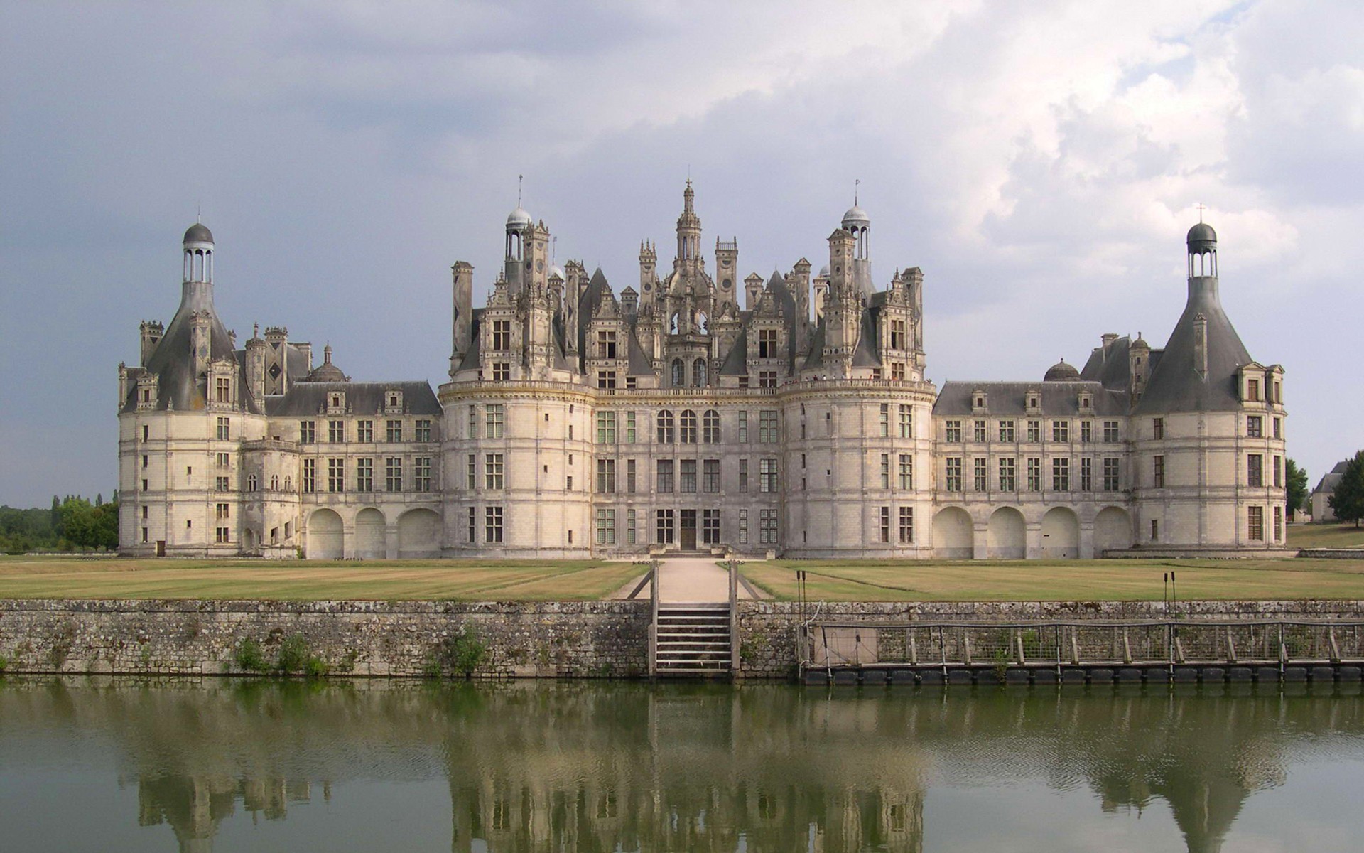 palace pond water architecture building