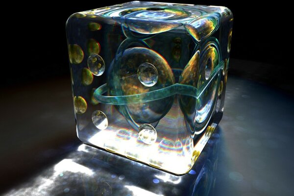 Cubo di ghiaccio trasparente con motivo