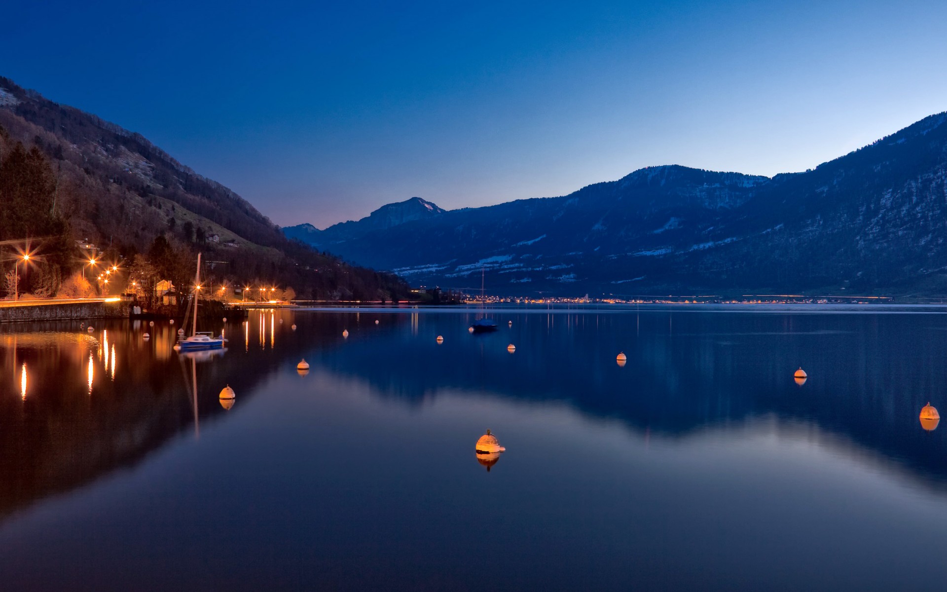 svizzera lago notte