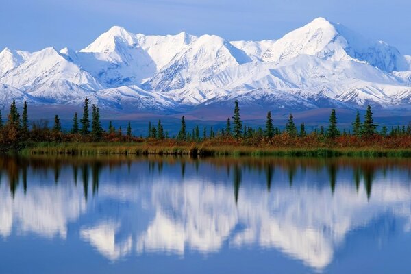 Stunning scenery. Lake, mountains, forest