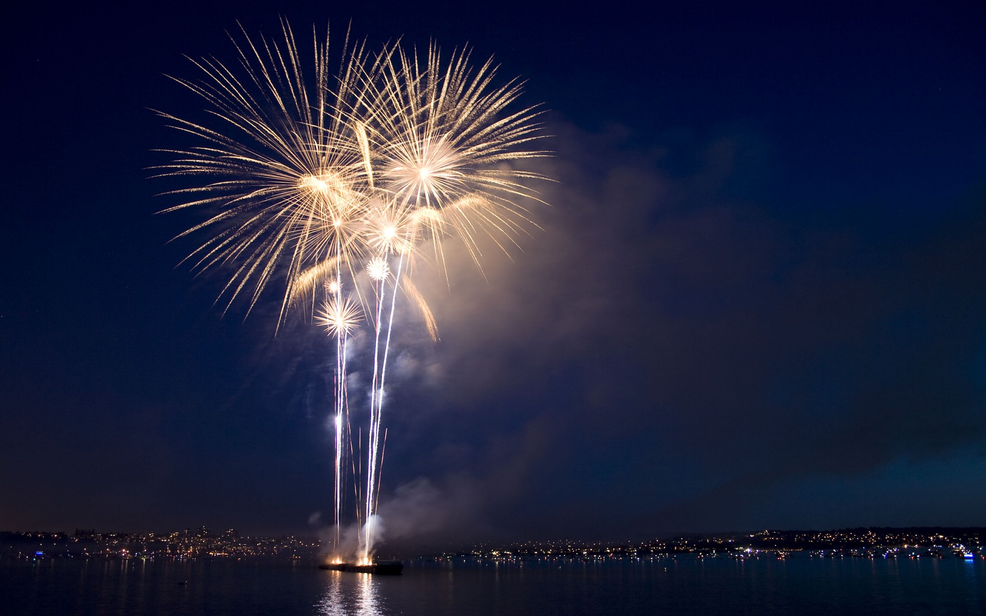 stadt lichter feuerwerk nacht