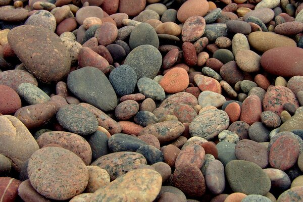 Landscapes of the sea with mosaic of stones