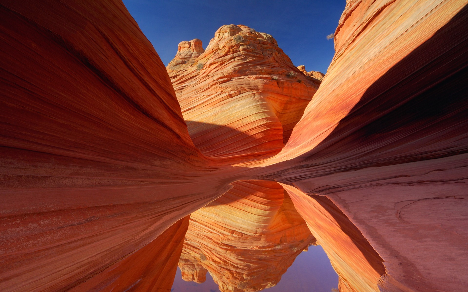 windows 7 seven reflection yellow mountain