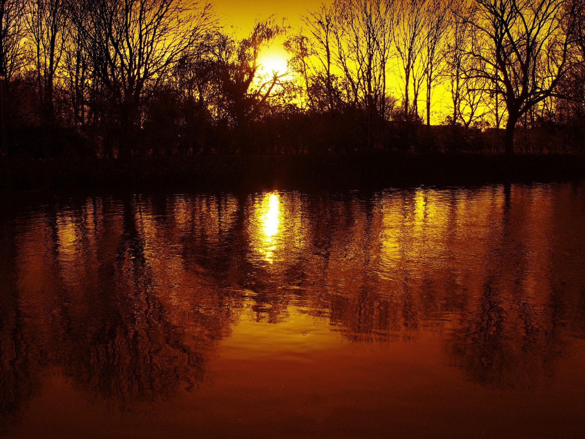 sol reflexión agua