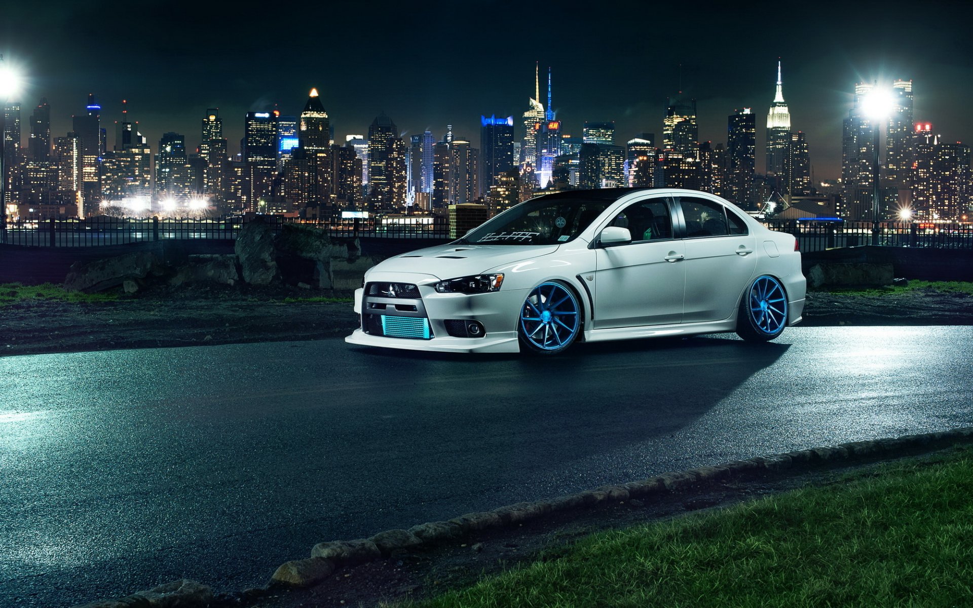 mitsubishi lancer evo x tuning auto città notte