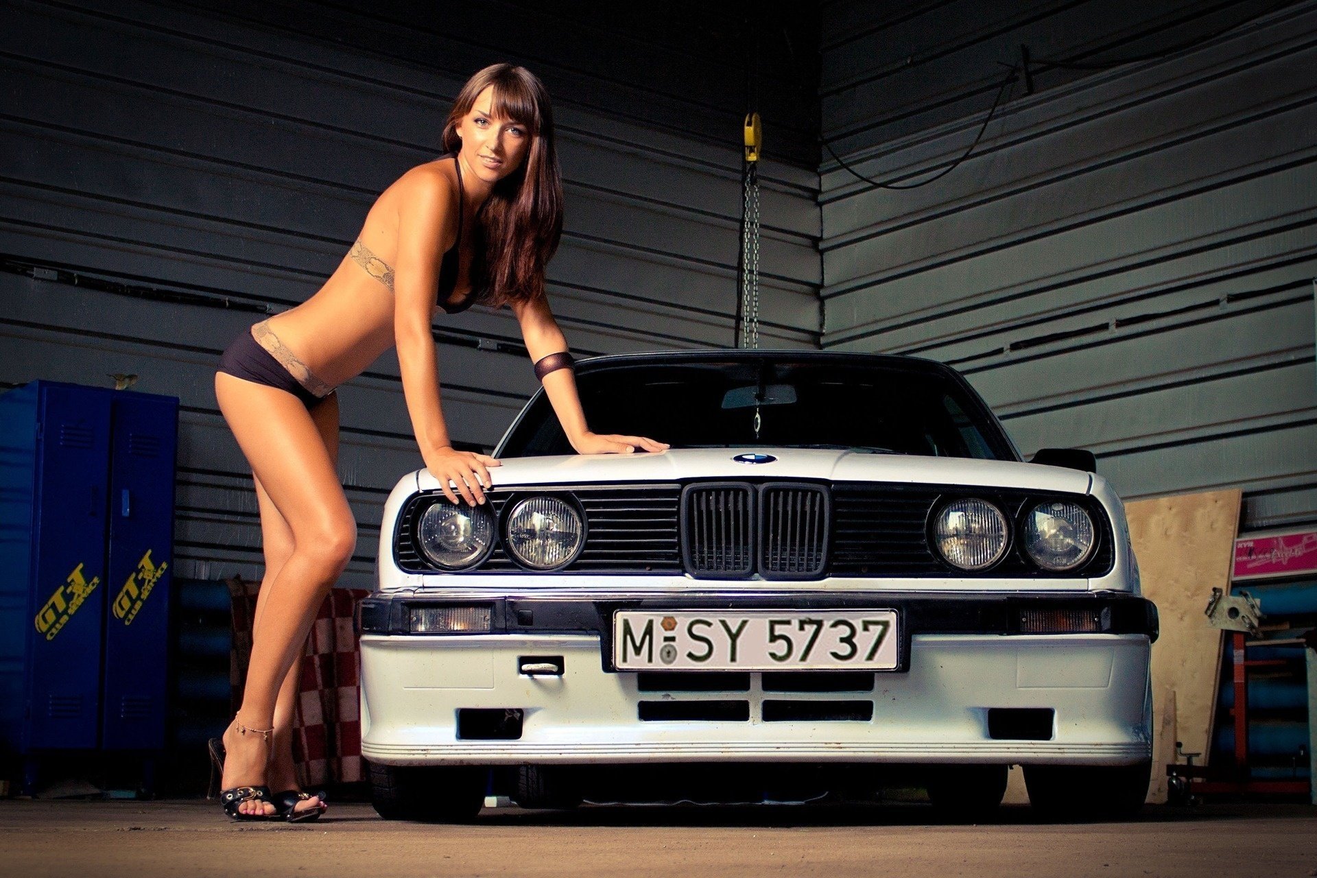 automobili ragazze bmw