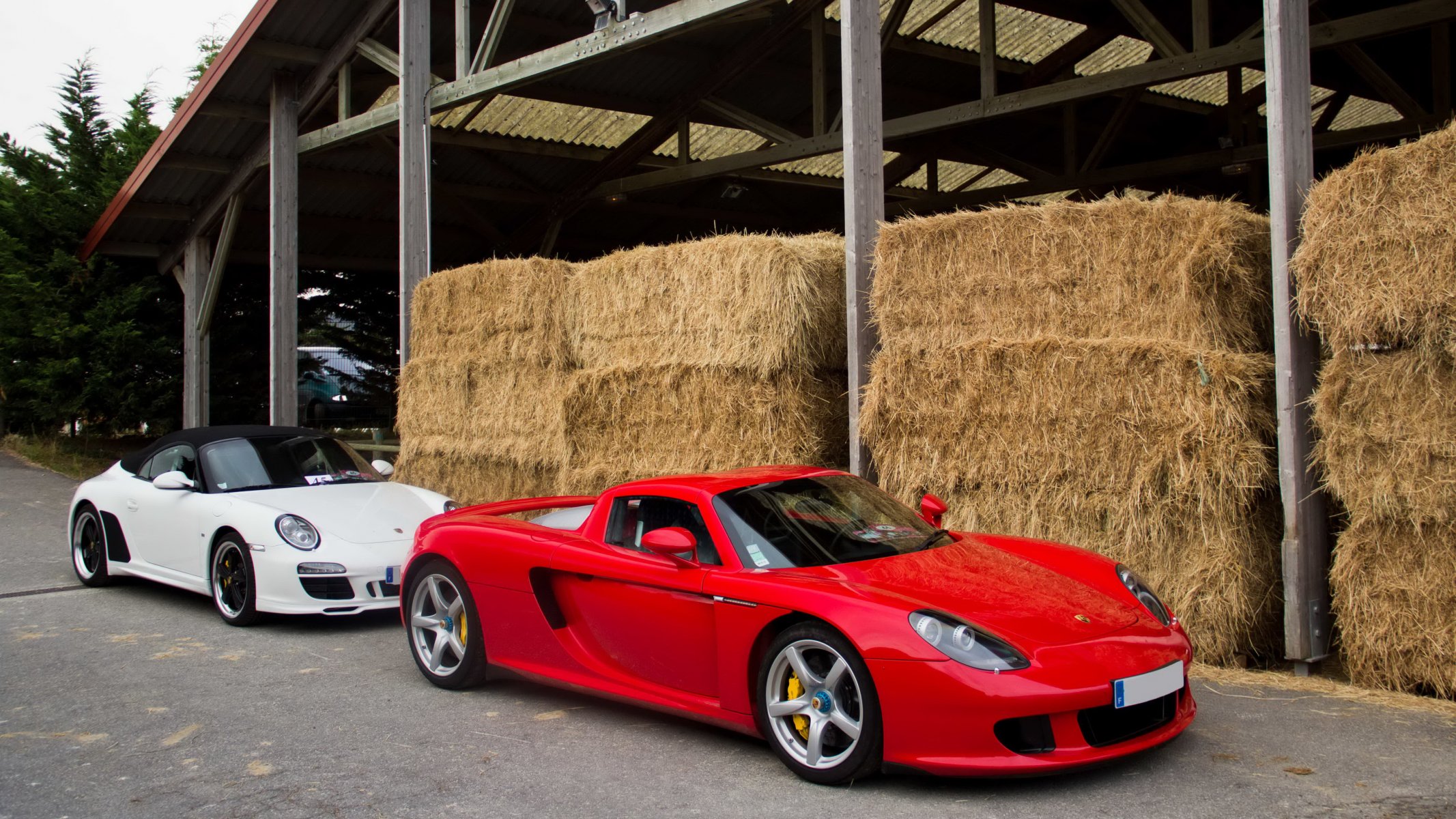 porsche carrera gt 911 speedster rot weiß supersportwagen