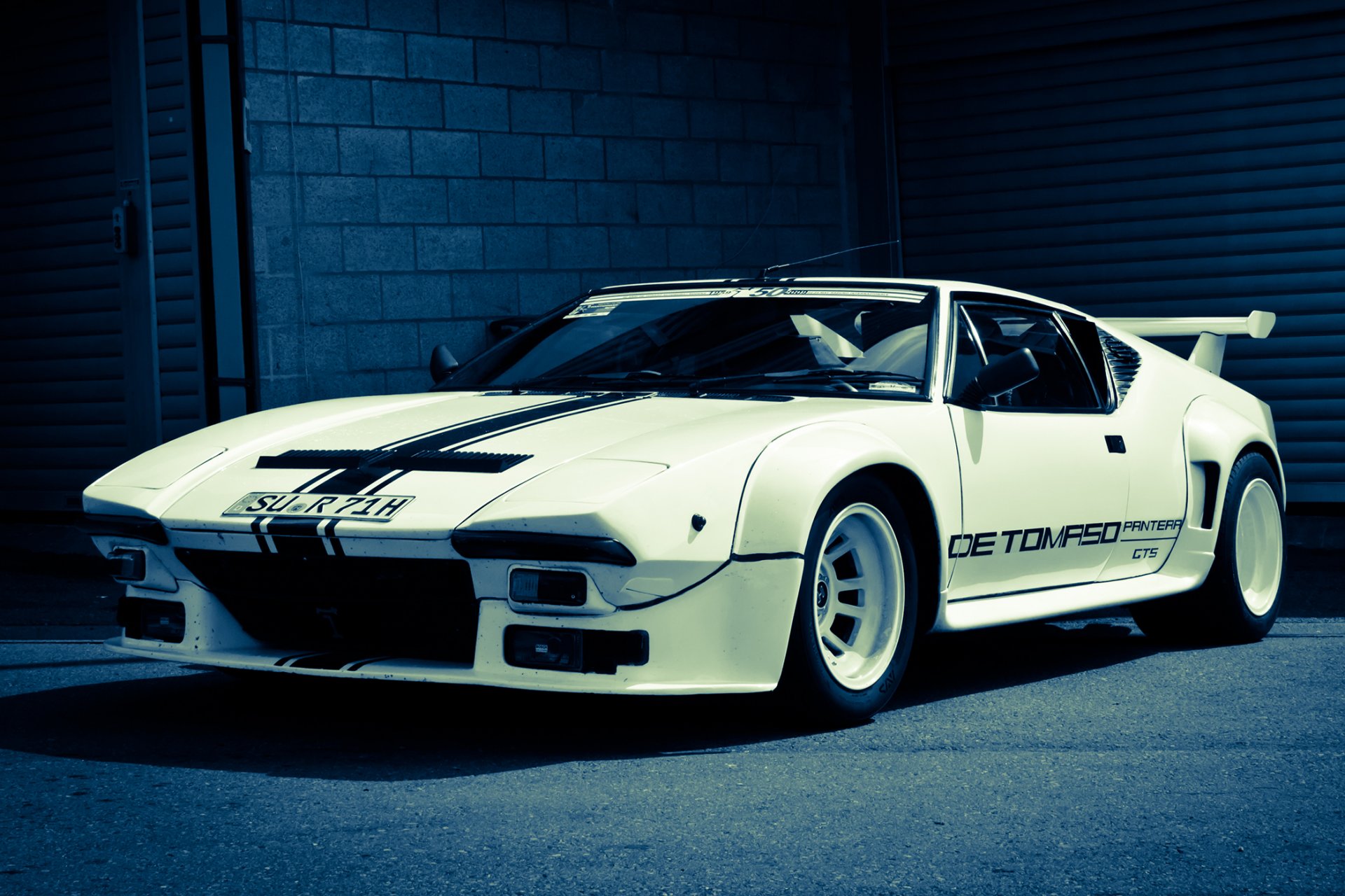 de tomaso pantera gts blanc assemblage mur