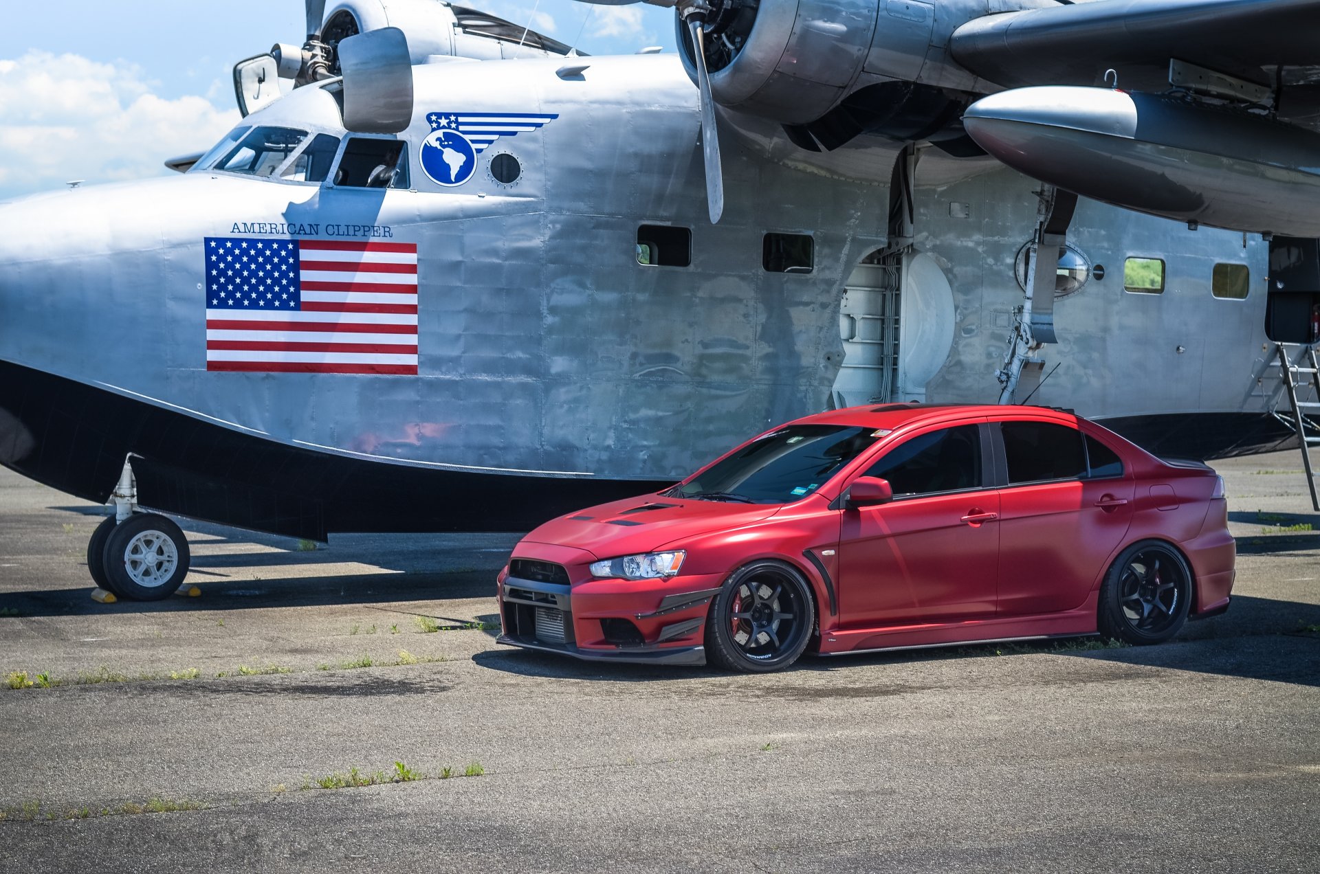 mitsubishi lancer evolution x czerwone samolot mitsubishi lancer evolution czerwony