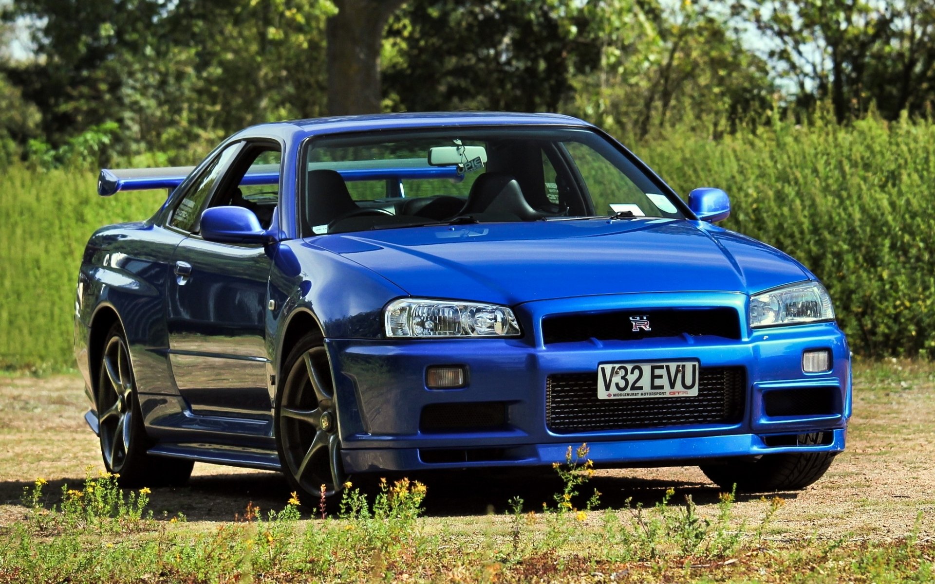 nissan horizon gt-r nissan skyline front blue background