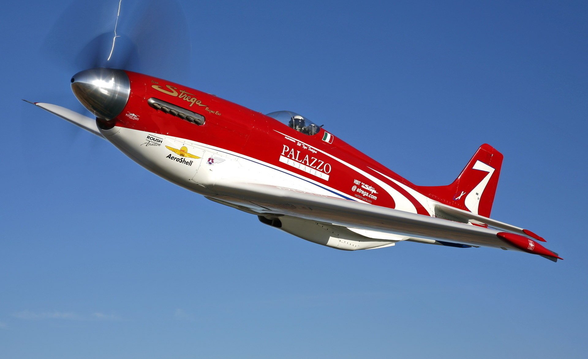 c2 aereo sportivo cielo bianco rosso volo