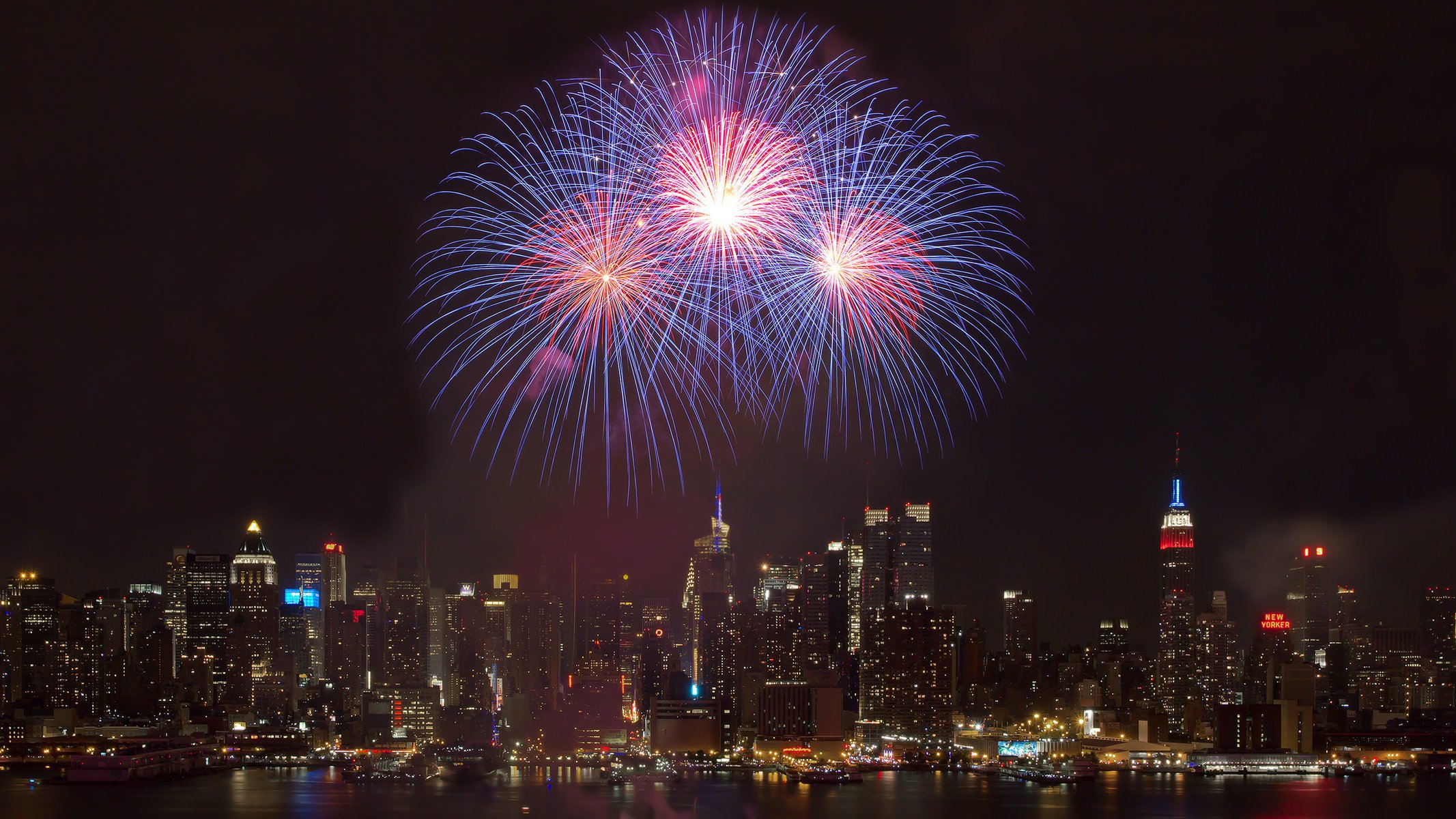 holiday feiertag gruß stadt feuerwerk nacht gebäude