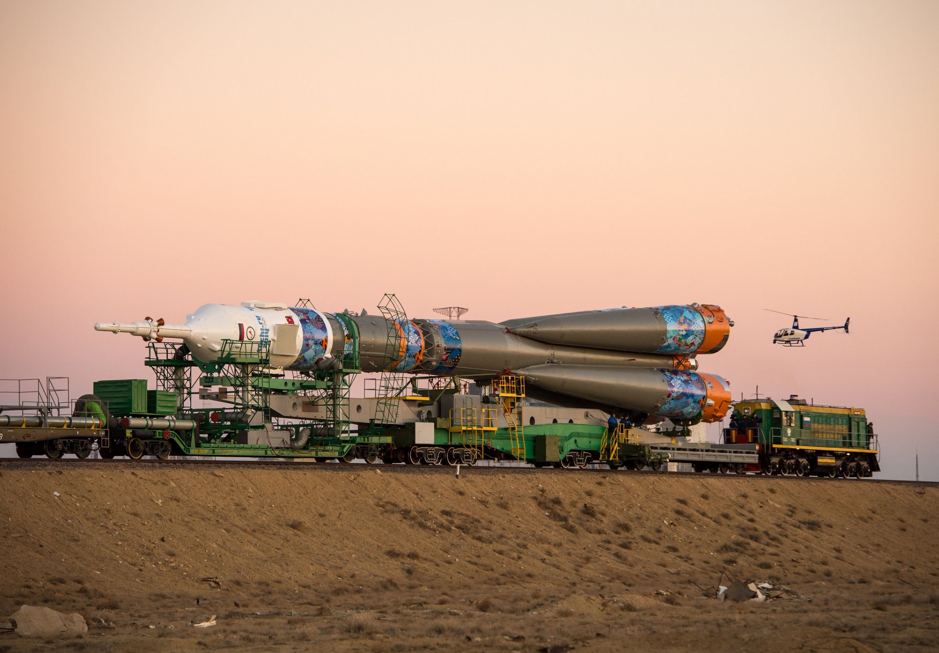 soyuz tma-11m baikonur astronave treno consegna razzo