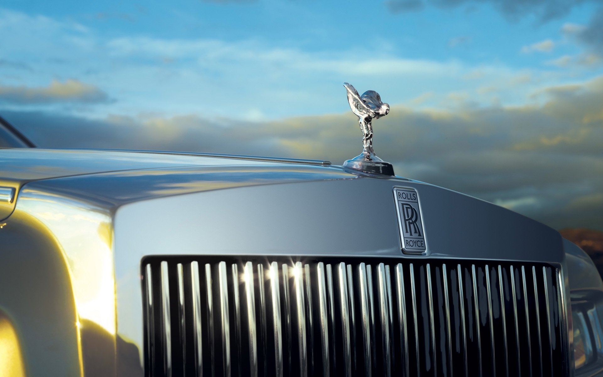 rolls royce phantom роллс ройс фантом лимузин решетка радиатора дух экстаза небо