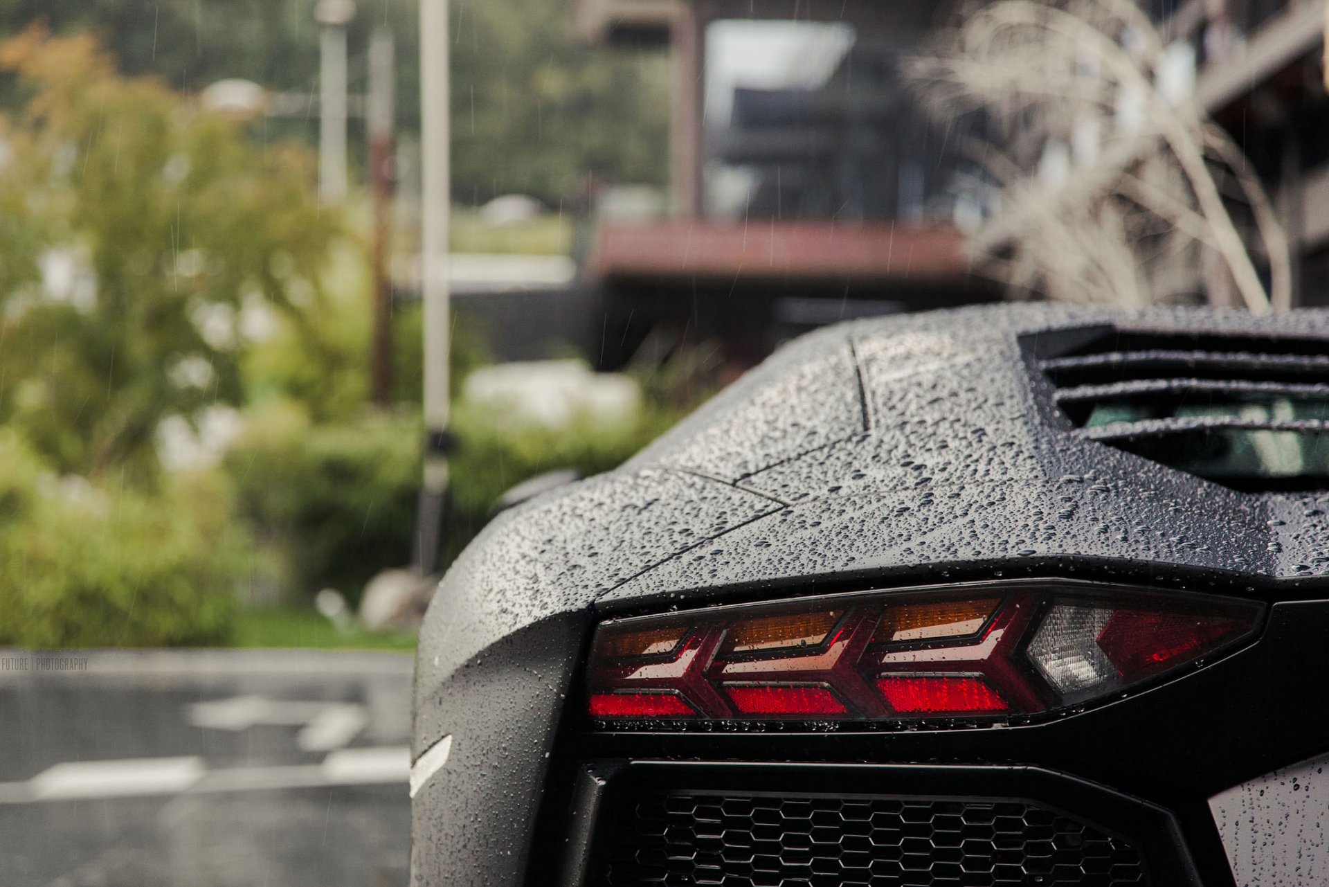 lamborghini aventador pluie