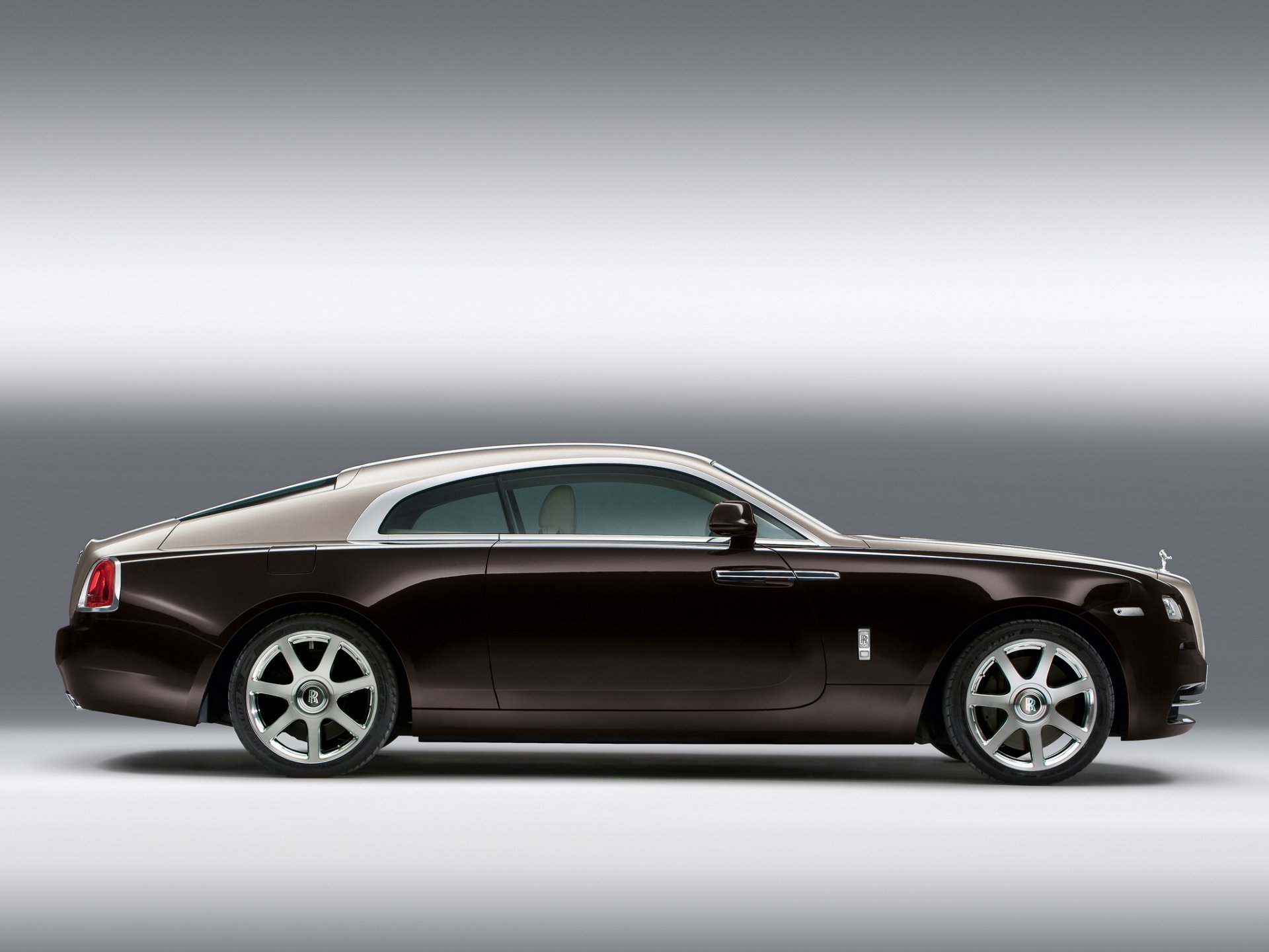 rolls-royce wraith coupe roll